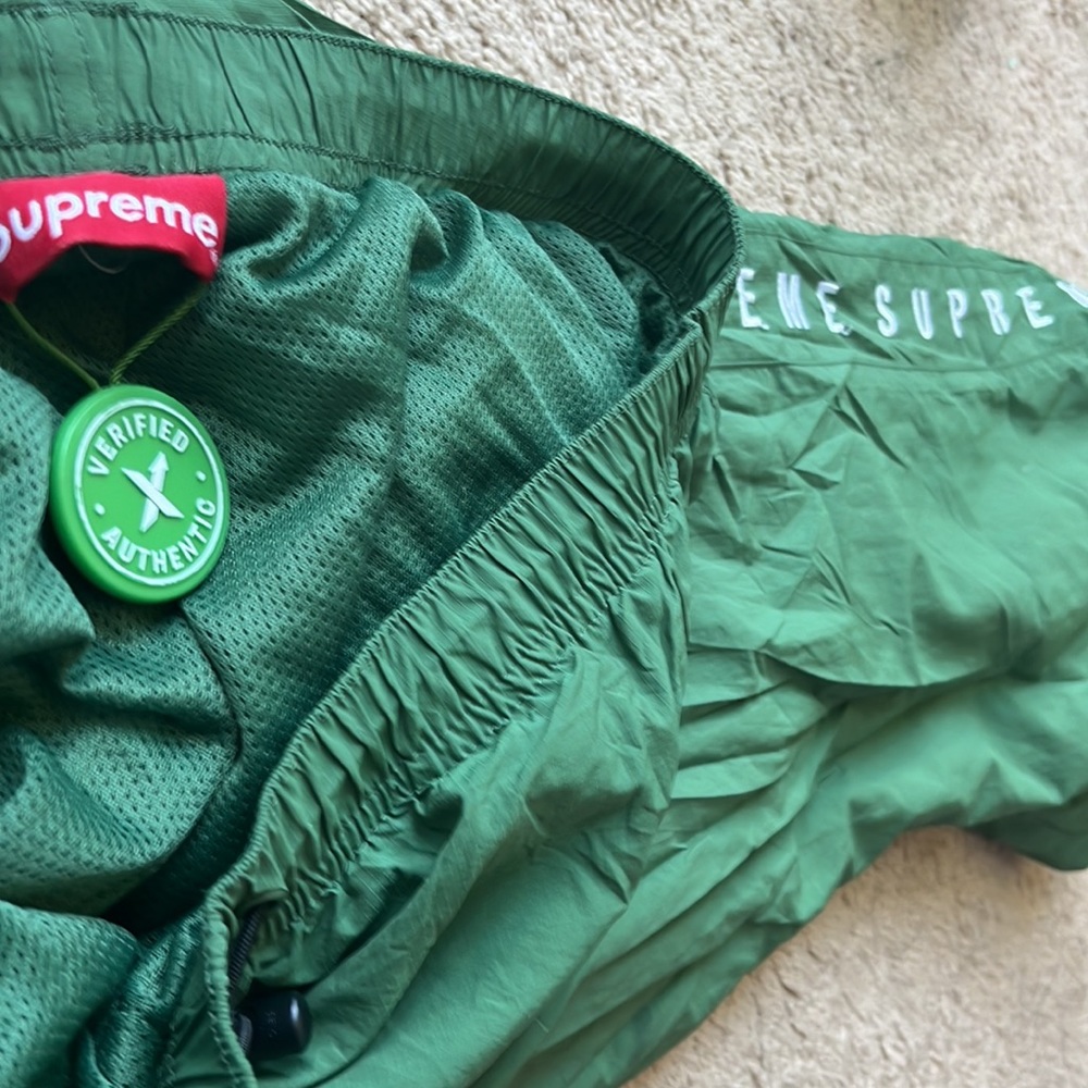 Supreme Pants, Supreme letters down leg